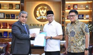 Gubernur-dan-Ketua-DPRD-Lampung-Sampaikan-Tuntutan-Aksi-Massa